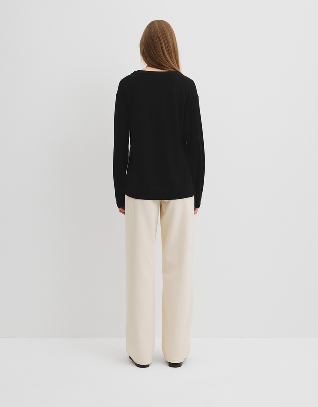 Country Road - Lightweight Merino Wool V-neck Knit