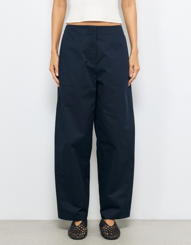 AERE - Organic Cotton Barrel Leg Trousers