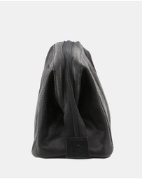 Pierre Cardin - Pierre Cardin Rustic Leather Toiletry Bag