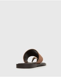 Betts - Dolphin Leather Thong Sandals