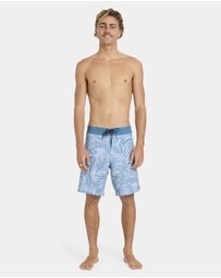 Billabong - Mens Sundays Airlite Performance 18.5
