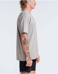 Vacancy Co - Life on the Rocks Tee