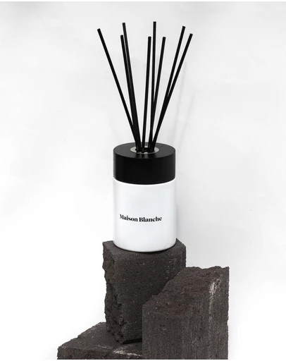 Maison Blanche - 010 Cedarwood & Patchouli - Reed Diffuser