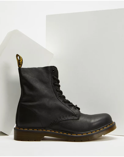 Dr Martens - Womens 1460 Pascal 8-Eye Boots