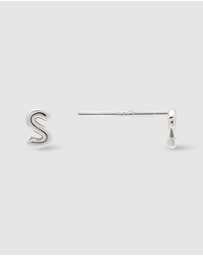 Wanderlust + Co - Alphabet Bubble Silver Stud Earrings - Letter S