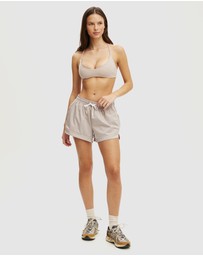 Cotton On Body Active - Woven Curved Hem Shorts