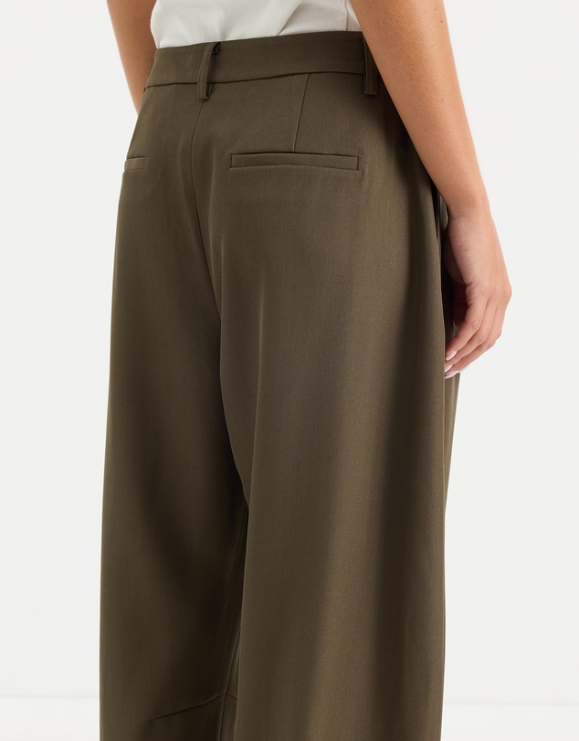 Calli - Remi Tailored Barrel Leg Pants