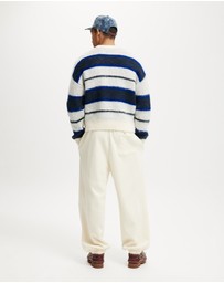 Cotton On - Super Baggy Cuffed Graphic Track Pant