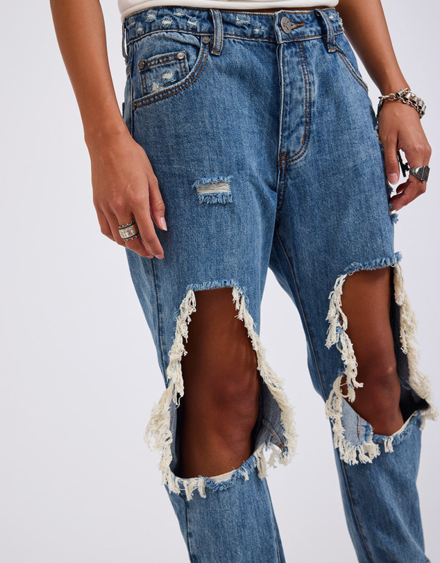 ONE TEASPOON - Johnny Blue Messed Up Saints Boyfriend Jeans
