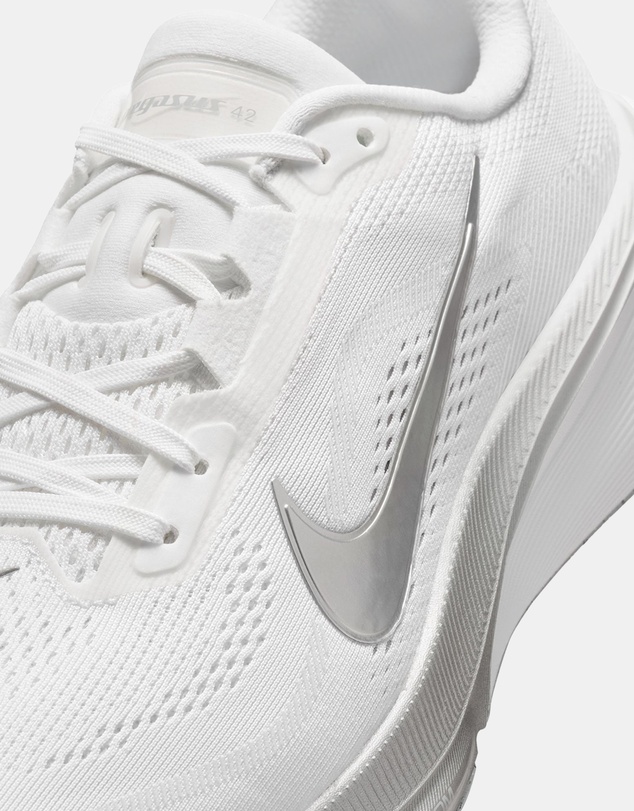 Nike - Pegasus 42 - Women's