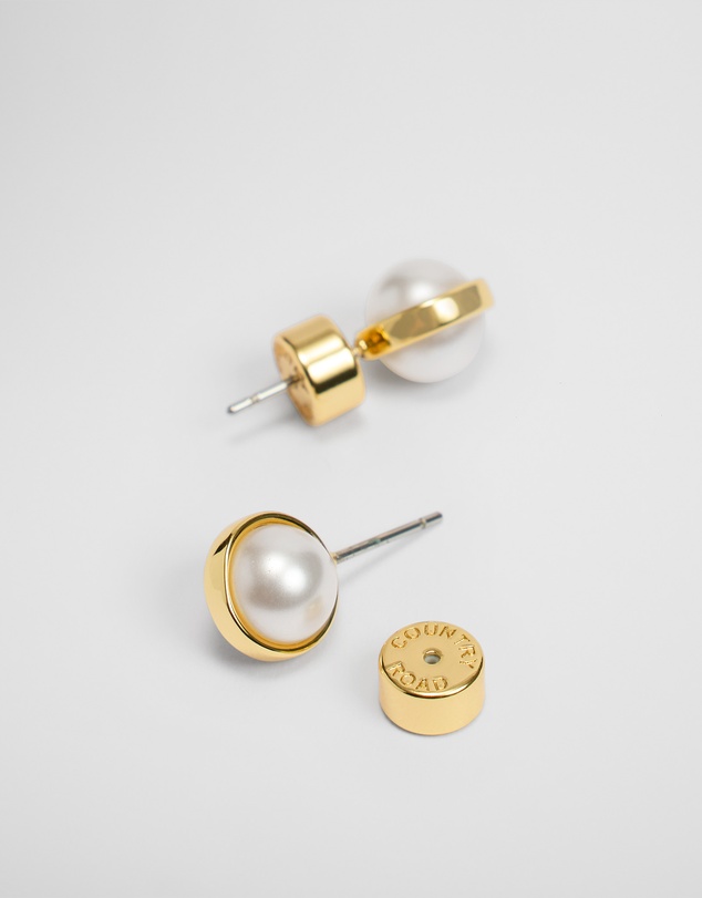 Country Road - Pearl Stud Earring