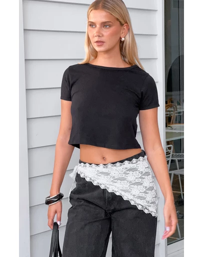 Beginning Boutique - Sybil Black Cropped Boxy Tee