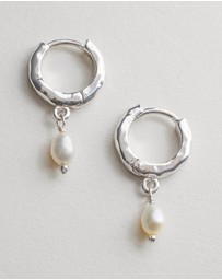 Bianc - Clam Earrings