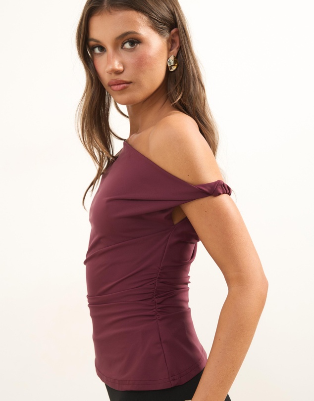 Atmos&Here - Twisted Off Shoulder Top