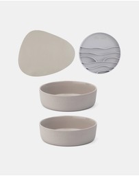 Lilly + Dash - Dog Eat and Drink Set – 2 Bowls + Lick Insert + Slate Placemat Set