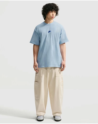 Nike - Nike Sportswear Premium Essentials T-Shirt