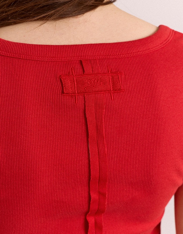 Damson Madder - Paige V-Neck Tee