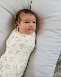 Kynd Baby - Large Stretchy Swaddle in Ivory Bow