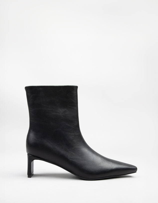 RAID - Penelope flat heeled ankle boots in black