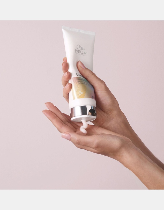 Wella - Premium Care Moisturizing Color Conditioner