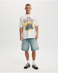 Cotton On - Box Fit Premium Music T-Shirt