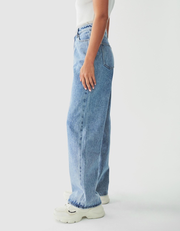 Calli - Straight Leg Jeans