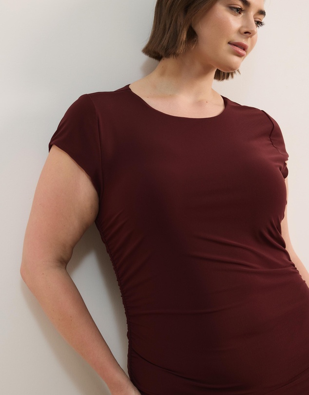 Atmos&Here Curvy - Ruby Mesh Midi Dress With Cap Sleeves
