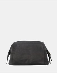 Pierre Cardin - Pierre Cardin Rustic Leather Toiletry Bag
