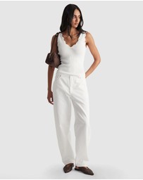 Decjuba - Kai Scallop V-Neck