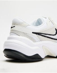 Nike - Al8 - Women's