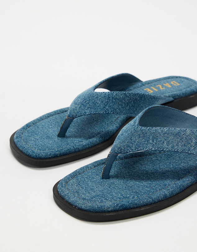 Dazie - Isla Denim Thongs