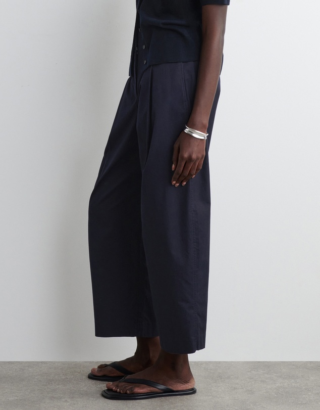 COS - Pleated Barrel Leg Chinos