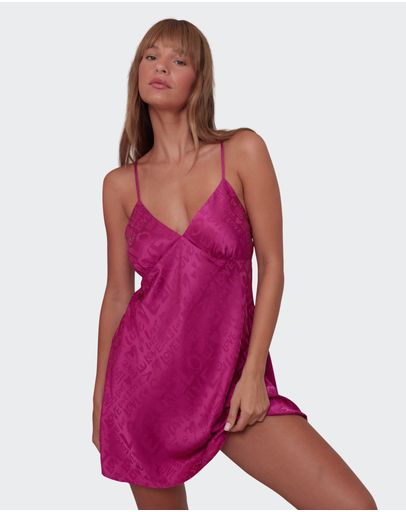 MAGENTA