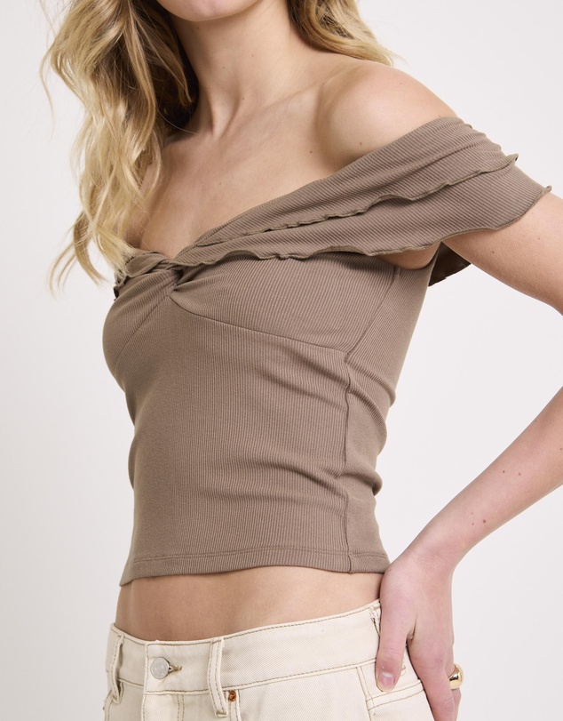 Subtitled - Mily Rib Ruffle Top