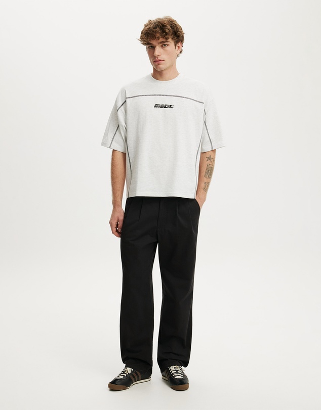 Cotton On - Cropped Fit Graphic T-Shirt
