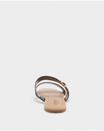 GUESS - Speak Logo Slides