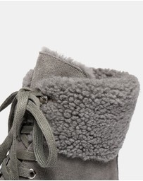 EVERAU - Australian Shepherd Ugg Mina Cow Suede Upper Martens