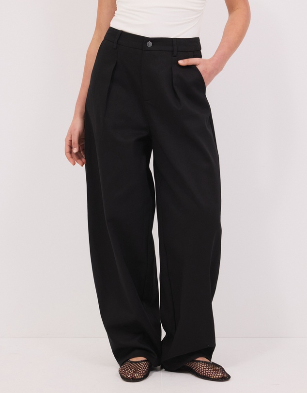 Calli - Reese Barrel Leg Pants