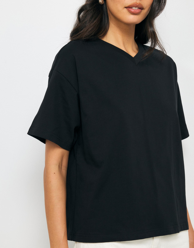 AERE - Short Sleeve V Neck T-Shirt