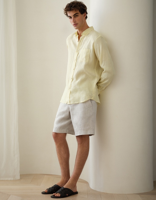 Trenery - Yarn Dyed Linen Relaxed Short in Flax