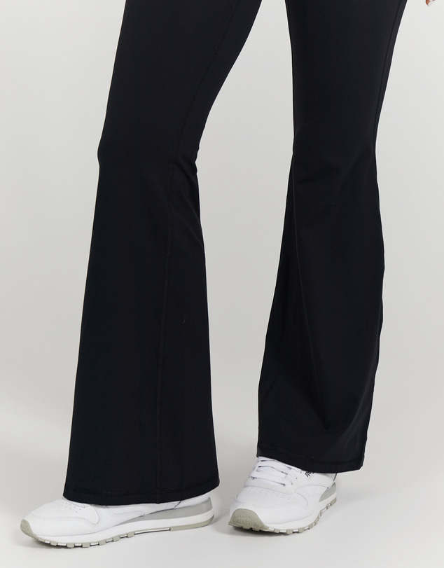 Muscle Republic - Luxe Bella Flares