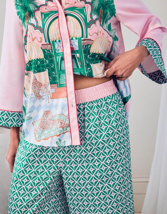 Chelsea Peers - Satin The Clubhouse Print Long Pyjama Set