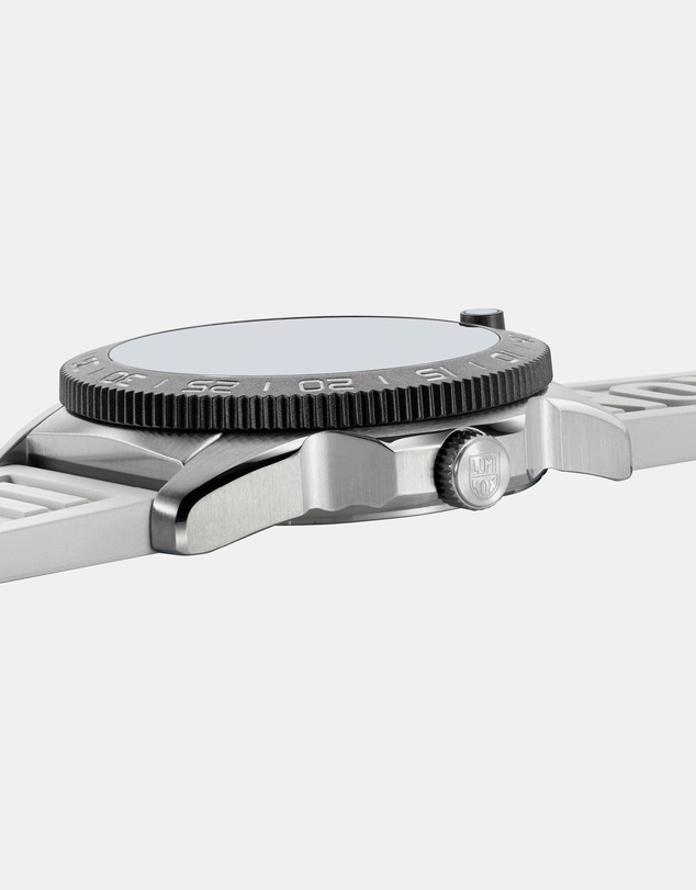 Luminox - Luminox Pacific Diver Ripple Diver Watch