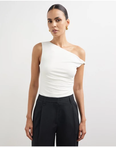 Minima Esenciales - Delphi Twist Off Shoulder Cupro Top