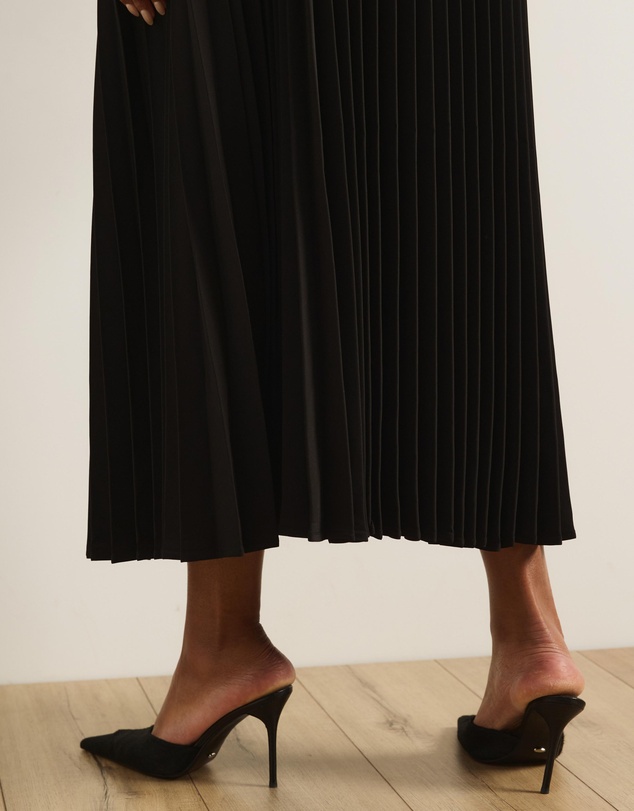 Atmos&Here Curvy - Evie Pleated Midi Skirt