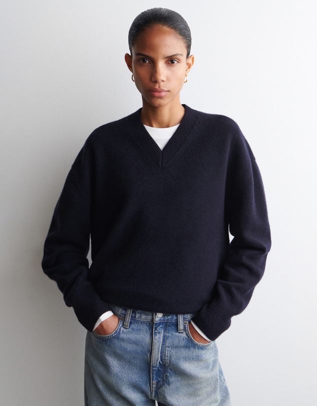 COS - Rounded Wool V-Neck Jumper