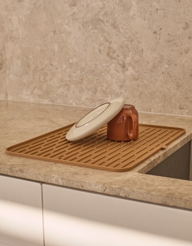 DESIGNSTUFF - DRIP Folding Silicone Drying Mat Large w/ Drainage Mouth