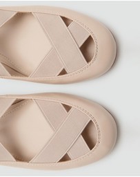 M.N.G - Swan Shoes