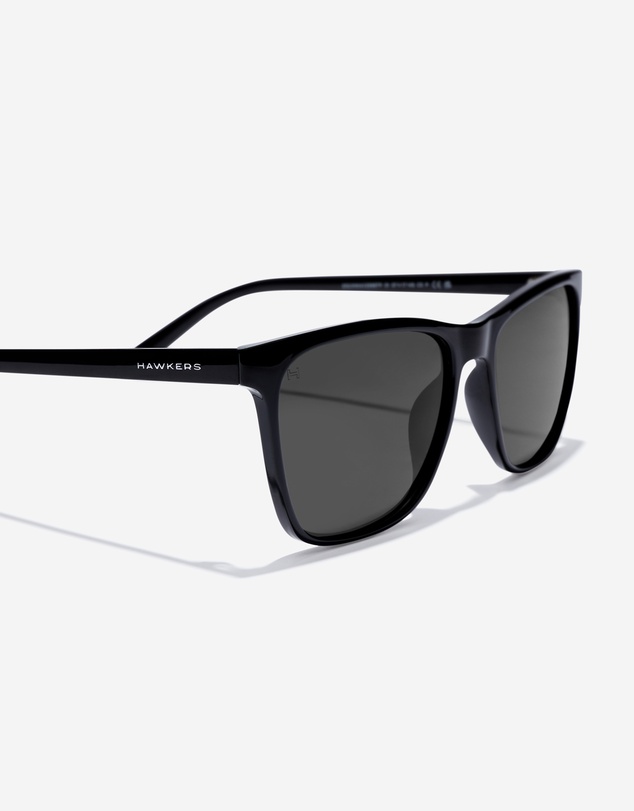Hawkers Co - Hawkers - Wave - polarized black dark  Sunglasses for Men and Women Polarized