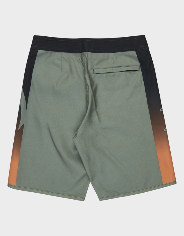 Quiksilver - Boys 8 to 16 Everyday 17